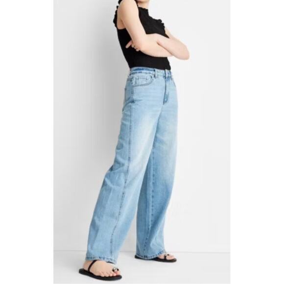 Future Collective Wide Leg Slouchy Jeans NWT Size 6 Light Wash Denim - Picture 3 of 8